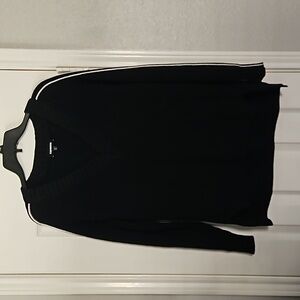 Black and white sweater oversize feel